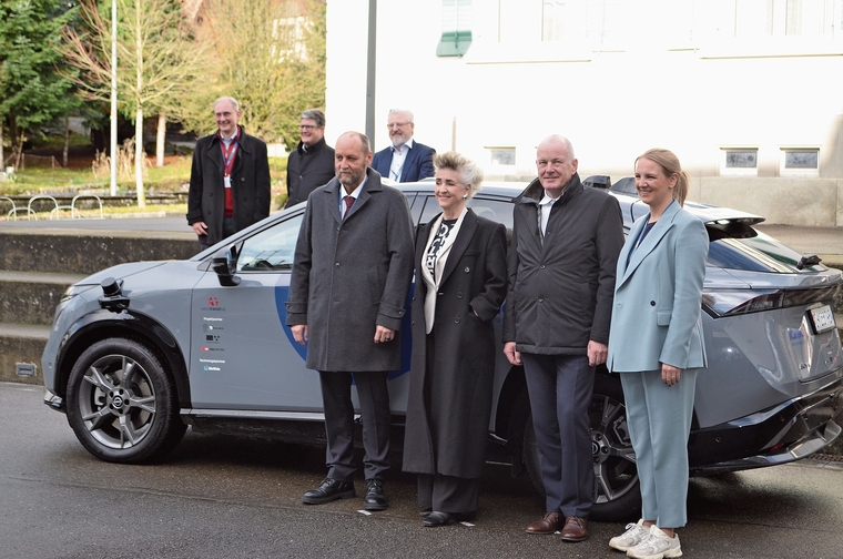 Stolz: (v.l.) Astra-Direktor Jürg Röthlisberger, die Regierungsräte Carmen Walker Späh und Stephan Attiger sowie Projektleiterin Christine Mauelshagen.ihk