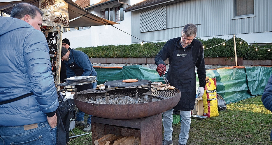 Feine Würste vom Grill gibt es hier. ihk Feine Würste vom Grill gibt es hier. ihk