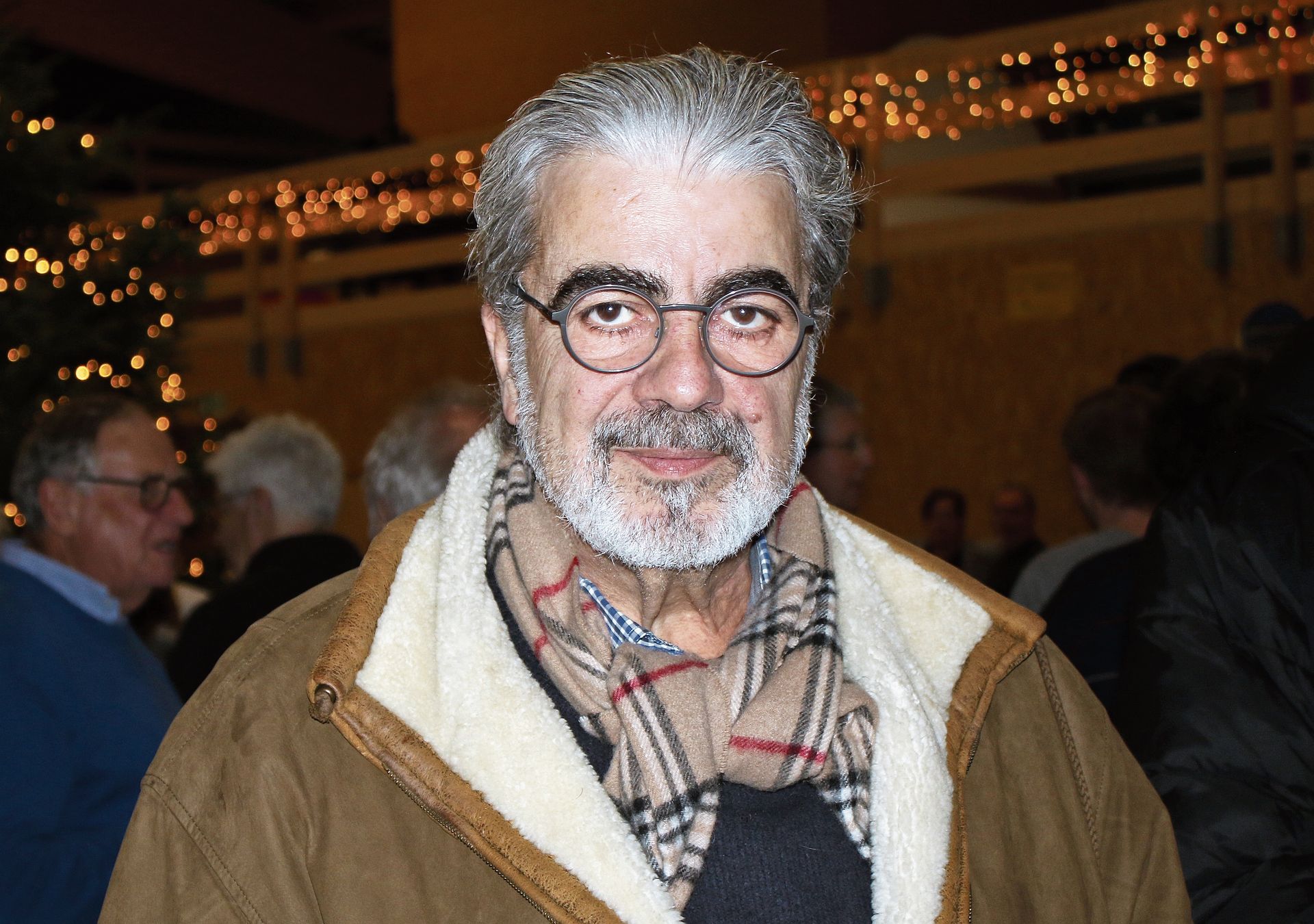 Philippe Rey gratuliert Markus Haas an dessen Wahlfeier. bär Philippe Rey gratuliert Markus Haas an dessen Wahlfeier. bär