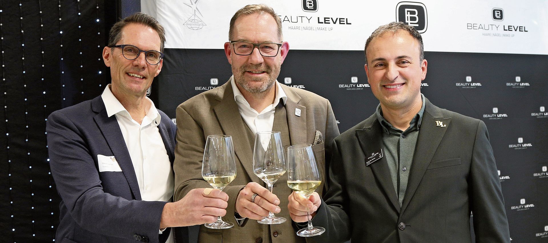 Die Gastgeber Marcel Leuzinger, Mario Widmer und Carlo Invernale. Melanie Bär Die Gastgeber Marcel Leuzinger, Mario Widmer und Carlo Invernale. Melanie Bär