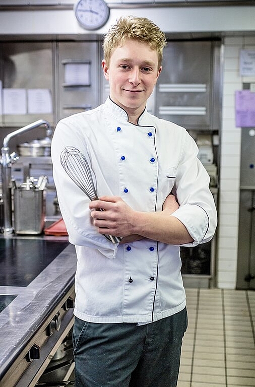 Björn Schraner ist 3.-Jahr-Lernender im Gasthof Sternen in Wettingen. Foto: sa