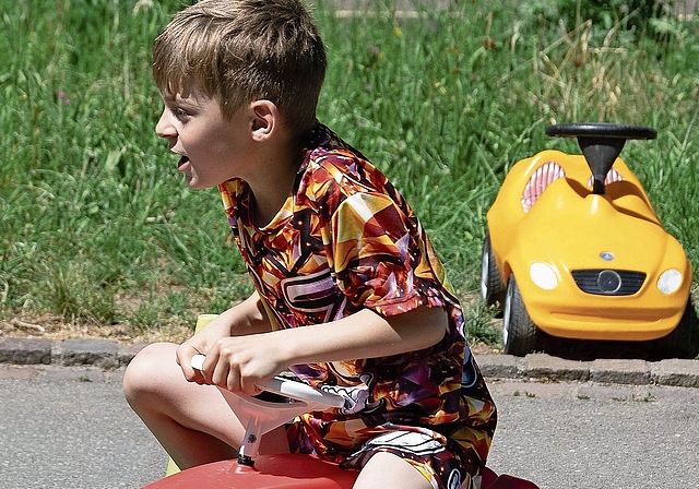Bobby-Car-Fahrt beim 4X4-Parcours.
