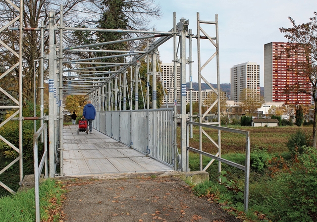 Boostocksteg: Die provisorische Gerüstbrücke soll durch eine Stahlkonstruktion ersetzt werden. Melanie Bär