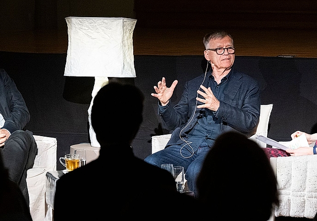 Die Würenloser Michael und Peter Wanner am Freitag im Gespräch mit Moderatorin Olivia Röllin (v. l). Alex Spichale