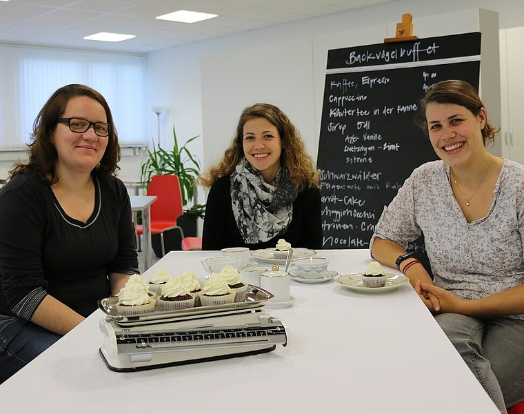 Die «Backvögel»: Jacqueline Baur, Christina Berner und Alexandra Zehnder (v.l.) im «Raum4Events». Foto: bär