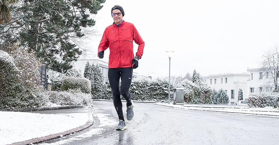 Peter Camenzind beim Training in Würenlos. Er geht jeden Tag laufen, egal wie das Wetter ist. (Barbara Scherer)
