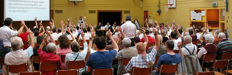 94 Killwangener Stimmberechtigte waren an der Gemeindeversammlung in der Mehrzweckhalle «Zelgli» anwesend. Foto: ska