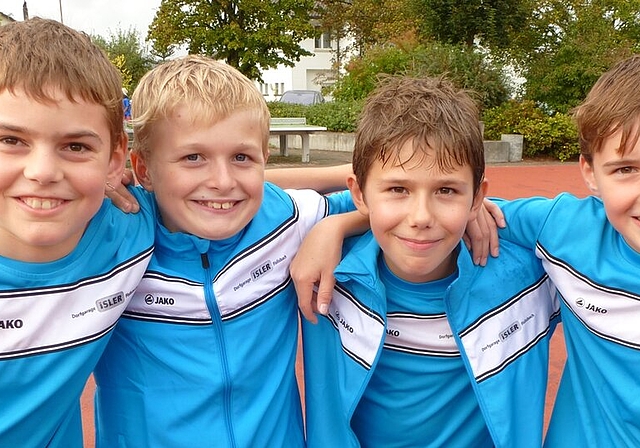 Die Jungs der Kategorie U12 aus Fislisbach sind seit dem Kindergarten bei der Jugi dabei und gaben sich siegesgewiss: Tobias Niederberger, Cederic Mahler, Marco Bonadei, Nils Peterhans (v.l.),
