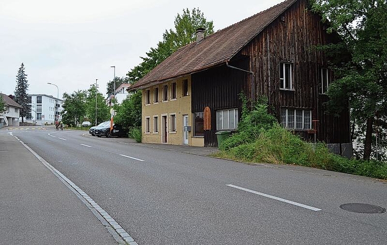 Dieses Haus wird abgerissen, ein neues Mehrfamilienhaus soll hier entstehen.ihk