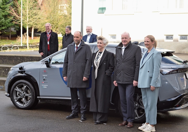 Stolz: (v.l.) Astra-Direktor Jürg Röthlisberger, die Regierungsräte Carmen Walker Späh und Stephan Attiger sowie Projektleiterin Christine Mauelshagen.ihk