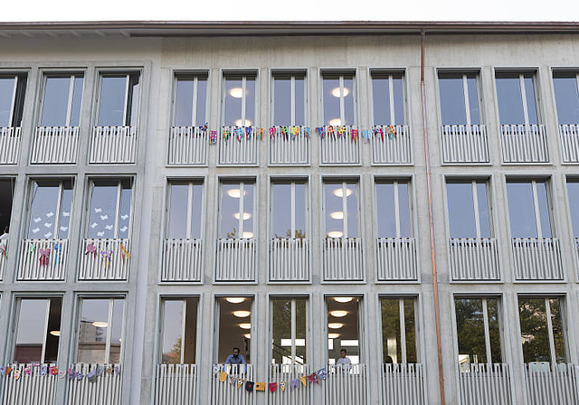 Das neue Schulhaus Schibler in Neuenhof. (Alex Spichale / AZ Archiv)