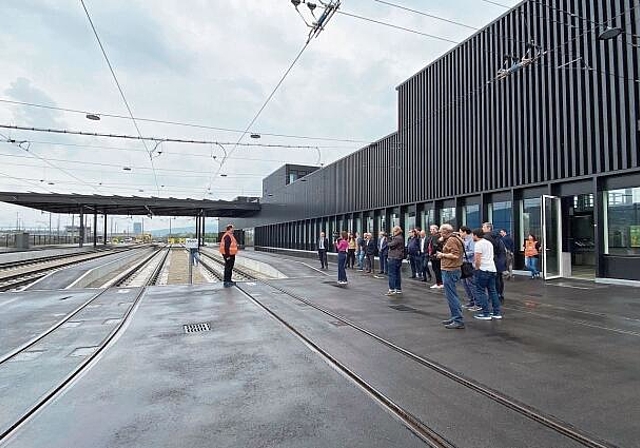 Das Depot der Limmattalbahn im Gebiet «Müsli»: Der Standort hat sich anfangs gegen 20 andere Standorte und am Schluss gegen das Spreitenbacher Gebiet Asp durchgesetzt. Dort wären aufwändige Altlastensanierungen notwendig gewesen.Melanie Bär
