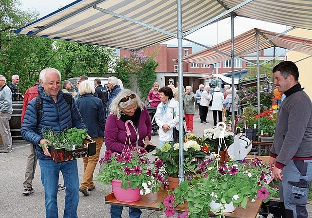 Rund 1000 Besucher freuten sich über die Angebote der 35 Aussteller. bär
