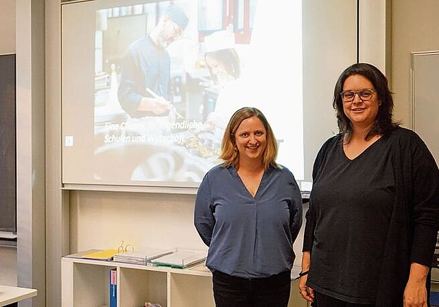 Mirjam Frey (l.) und Nadja Sturzenegger stehen hinter dem Projekt «Lift». Rinaldo Feusi
