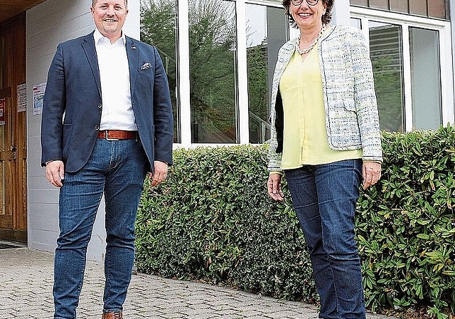 Präsidiumwechsel in der Spitex: Nico Kunz übergibt an Ruth Niggli. (Bild: Melanie Bär)