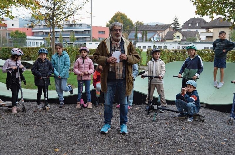 Gemeinderat Philppe Rey freut sich über die Anlage. ihk