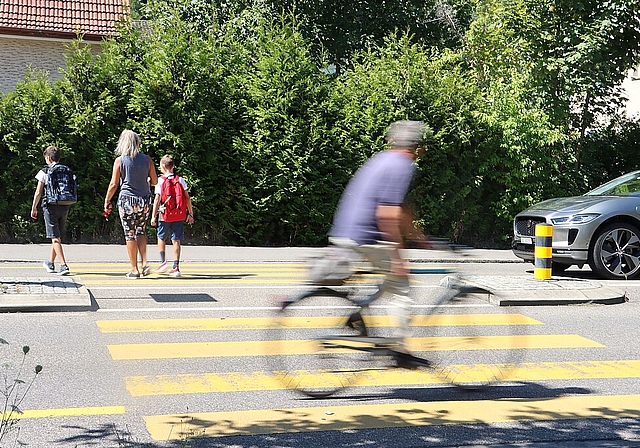 Sonja Gaxer: Die Polizistin von der Regionalpolizei Wettingen-Limmattal hat am Schulanfang alles im Blick. Corinne Bürki