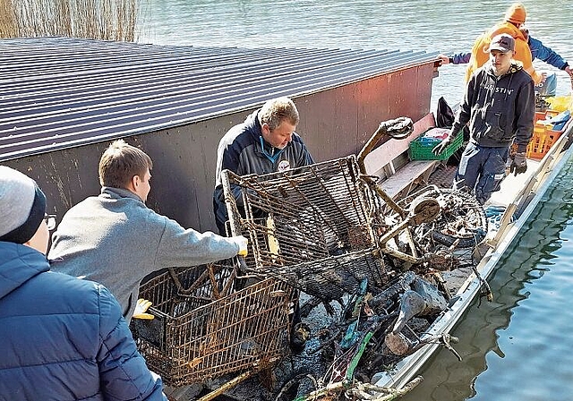 Mit diesem komplett verrosteten Einkaufswagen können definitiv keine Einkäufe mehr getätigt werden. rom
