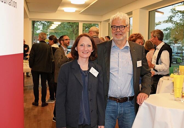 Regierungsrat Markus Dieth (l.) war damals als Gemeindeammann involviert und freut sich ebenso wie Sebastian Spörri (r.) über die Siedlung. bär
