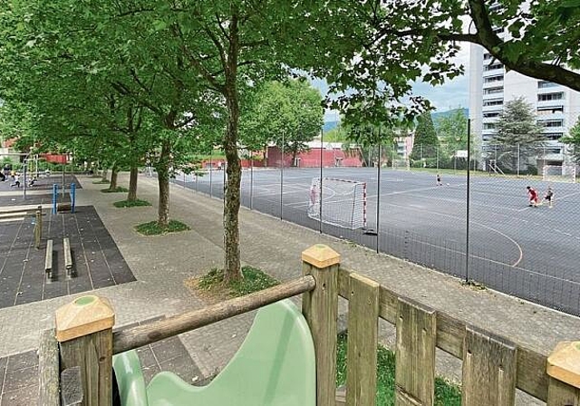 Der Spielplatz Zentrum, der ans Schulareal angrenzt, soll ein Teil des neuen Spiel- und Begegnungsplatzes Zentrum werden.bär