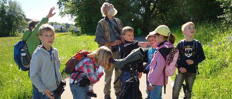 Die «Spatzenhirne» auf der Limmatexkursion. Foto: zVg