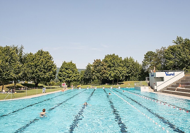 Das Schwimmbad <em> sowie die neue Beiz sind nun geöffnet. Az Archiv/bsc</em>
