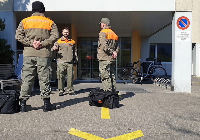 In der Alterssiedlung Sonnmatt hilft seit anderthalb Wochen die Zivilschutzorganisation Wettingen-Limmattal aus.  zVg
