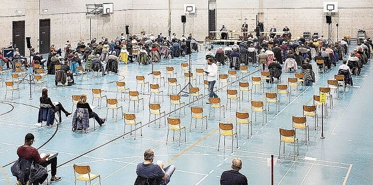 116 Personen nahmen an der Wintergmeind in der Turnhalle Seefeld teil. Britta Gut