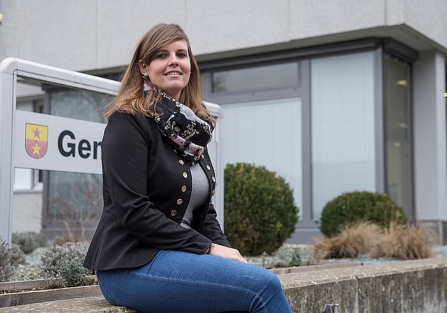 Simone Bürgler schätzt besonders den Kundenkontakt bei ihrer Arbeit auf der Gemeindekanzlei. (Barbara Scherer)