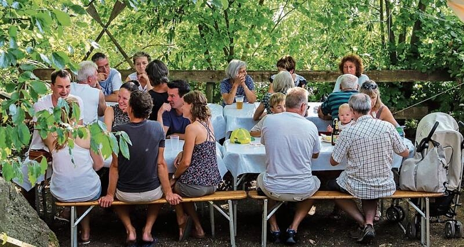 Die Sitzplätze im Seegarten waren beliebt.gk
