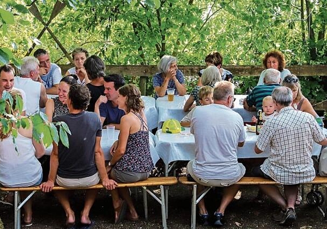 Die Sitzplätze im Seegarten waren beliebt.gk
