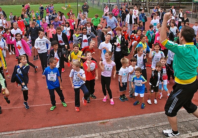 Volle Konzentration beim Weitsprung.
