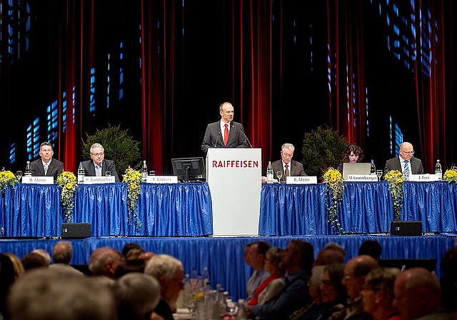 Patrick Binkert, Vorsitzender der Bankleitung, begrüsst die Anwesenden. Foto: zVg