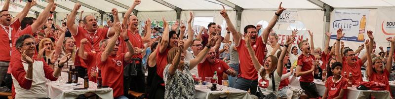 Jubel beim Tor der Schweizer Nationalmannschaft am Samstagnachmittag . Melanie Bär