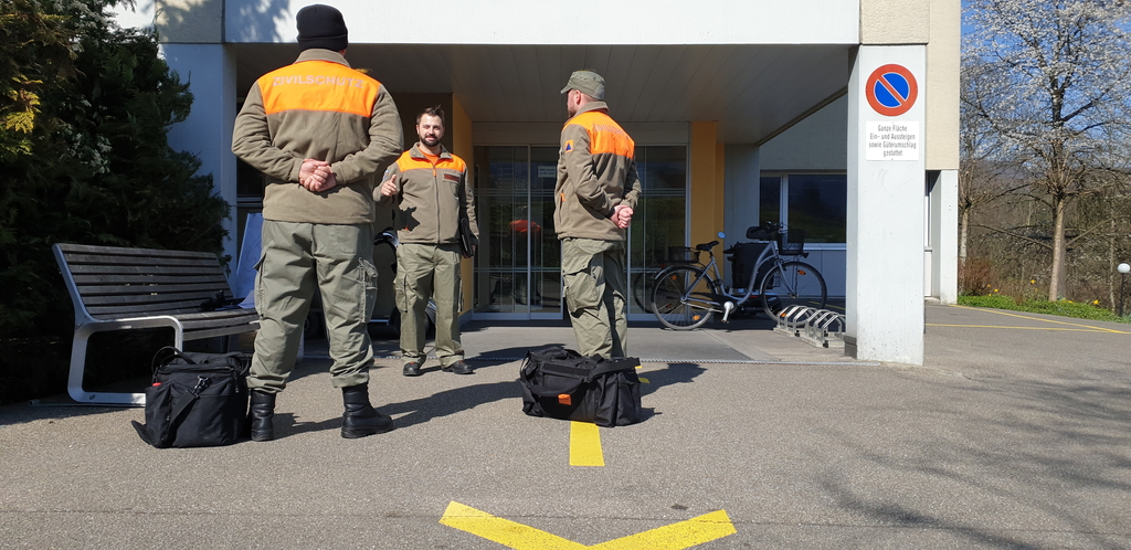 In der Alterssiedlung Sonnmatt hilft seit anderthalb Wochen die Zivilschutzorganisation Wettingen-Limmattal aus.  zVg
