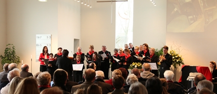 Ein spezieller Gottesdienst mit Glockenprojektion und den Bridge Singers.
