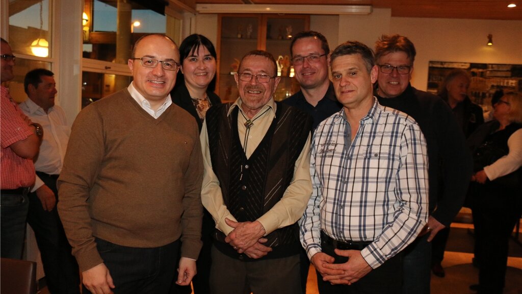 Der Vorstand Maurizio Savastano (Co-Präsident), Rita Binder (Aktuarin), Alfred Muriset (Beisitz), Beat Voigtmann (Co-Präsident), Markus Kieser (Kassier) und Titus Regensburger (Beisitz) (v.l.).bär Thierry Engel als Beisitzer gewählt. Kubus für und von den Mitgliedern. 