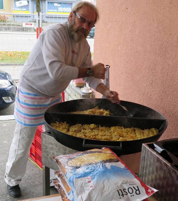 Ruedi Kägi war dieses Jahr für die Rösti zuständig.
