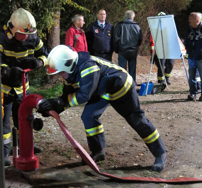 Schlauch angeschlossen und «Wasser Marsch!»
